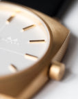 Cushion gold-cut - Mona Watches - Horlogerie Moderne