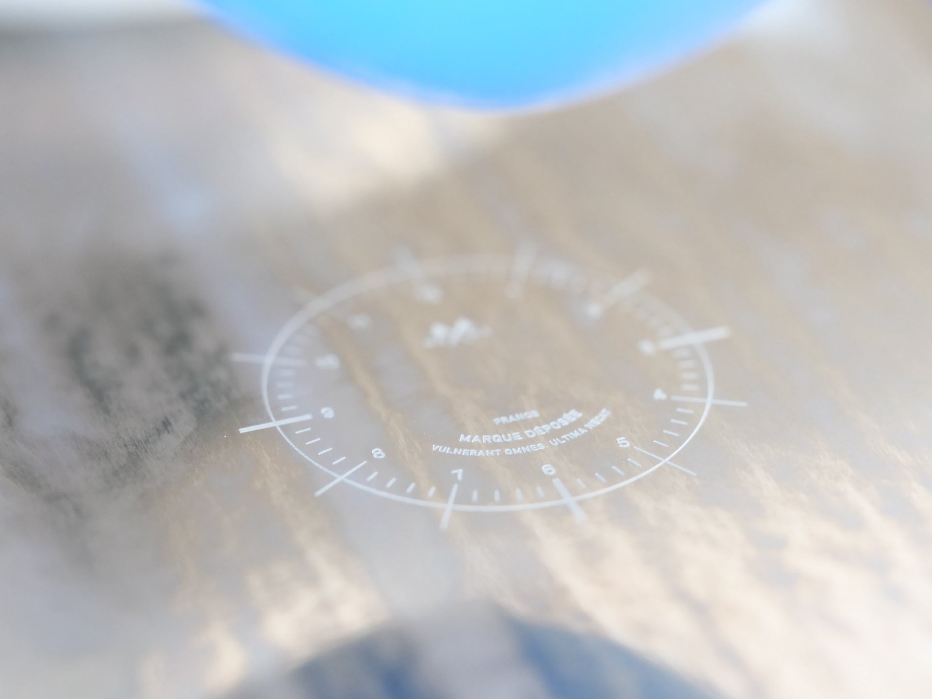 cliché de tampographie qui permet la réalisation de nos cadrans artisanaux et qui équipe notre montre automatique ORIGINAL- MONA WATCHES- fait à bordeaux - Made In France