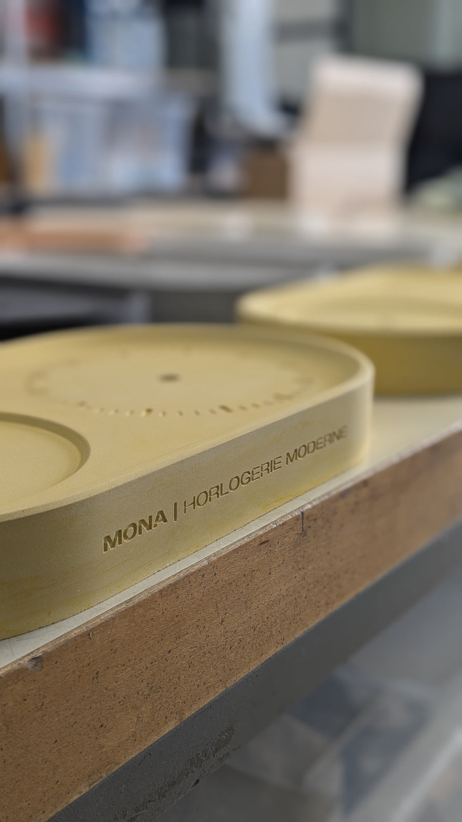 Horloge MONA