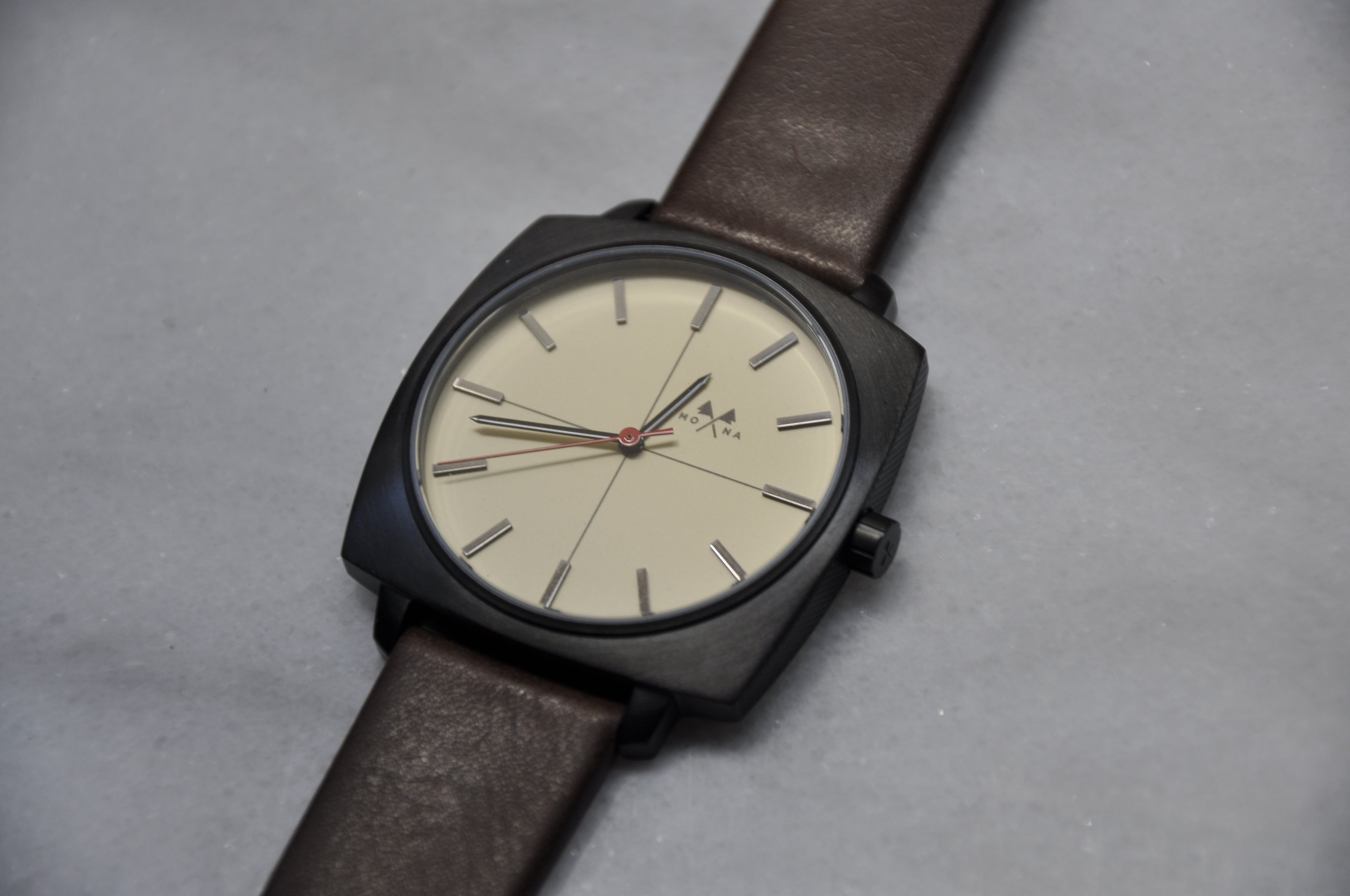 Cushion kalahari - Mona Watches - Horlogerie Moderne