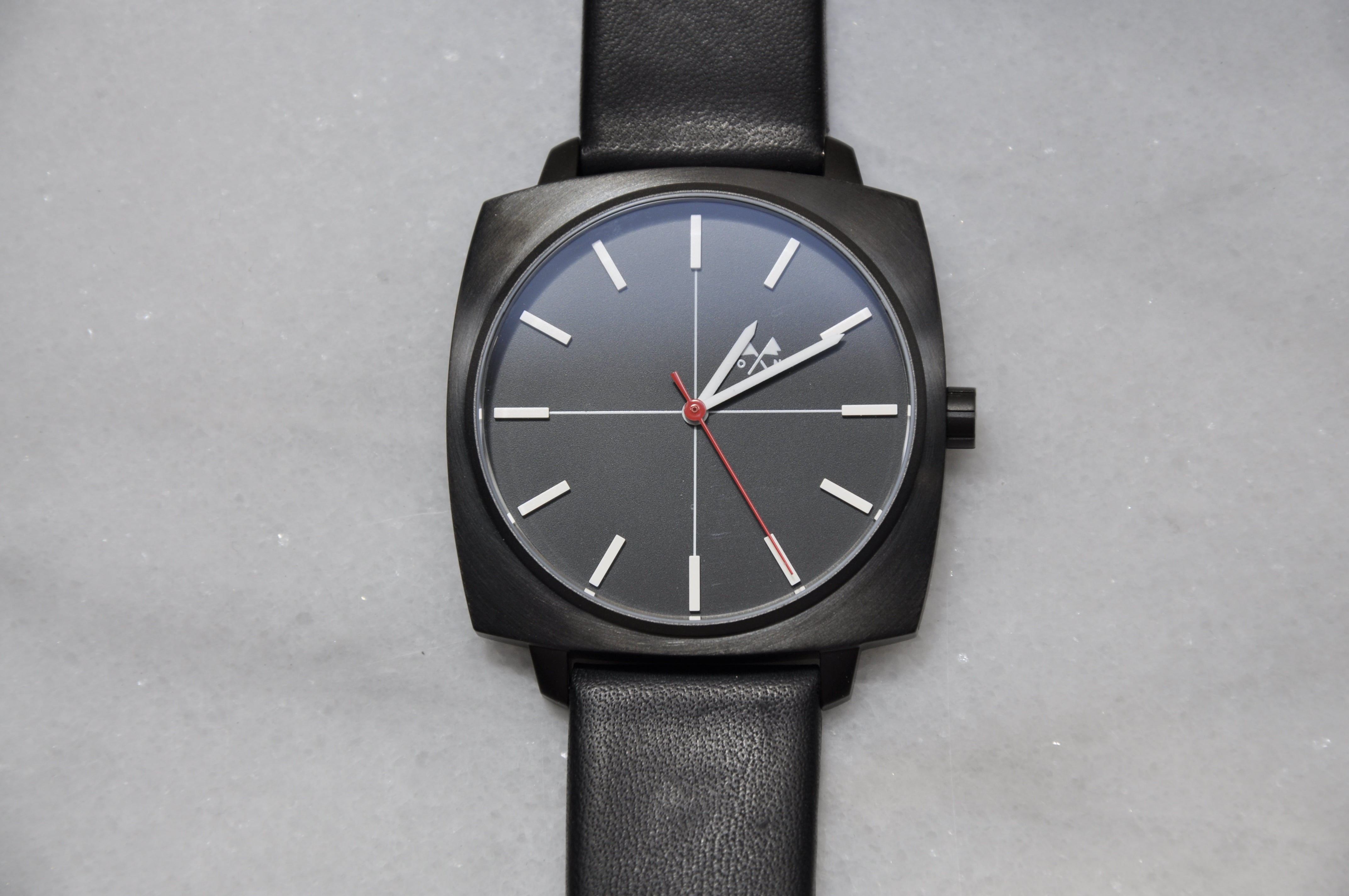 Cushion ghost-cut - Mona Watches - Horlogerie Moderne