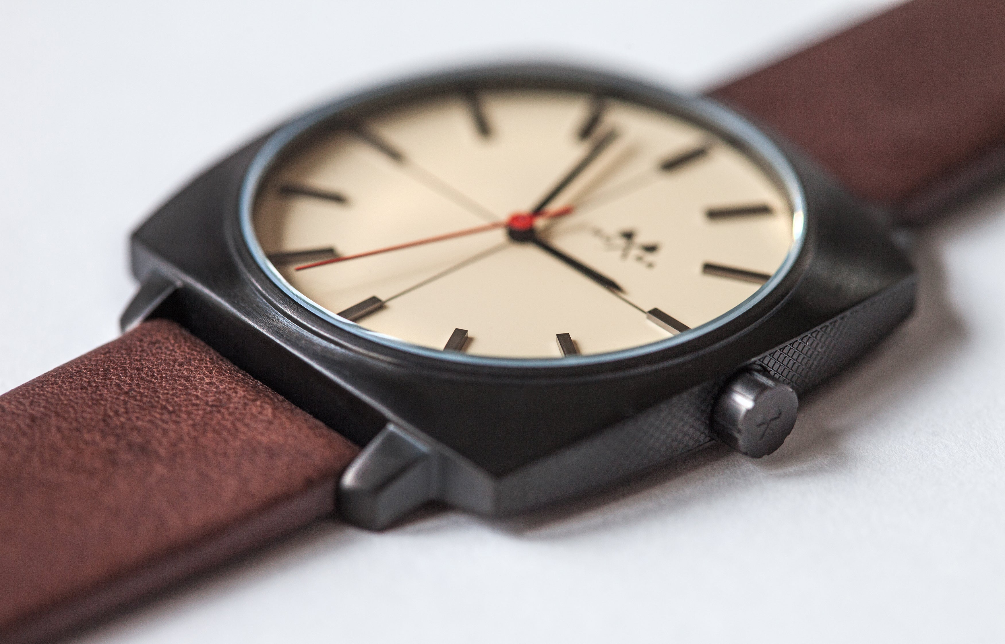 Cushion kalahari - Mona Watches - Horlogerie Moderne